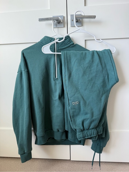 ALO Yoga Tops - ALO Yoga Set: Green Half-Zip Sweatshirt (Small) and Sweatpants (XXS) Set